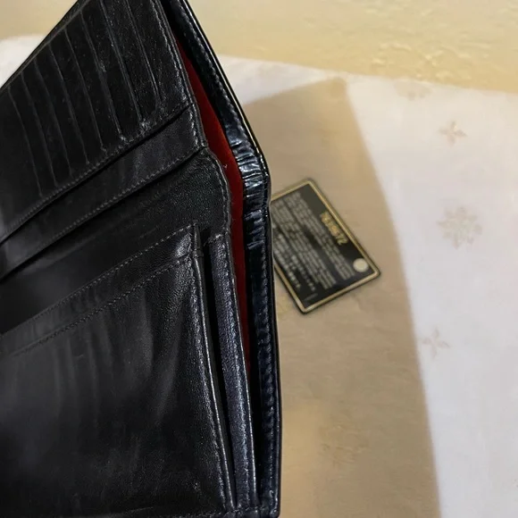 🇫🇷CHANEL authentic choco bar patent leather wallet - Picture 14 of 16